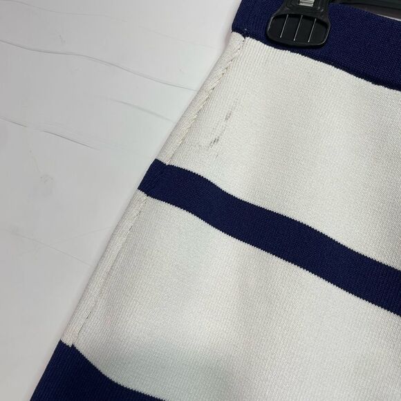Neiman Marcus Striped Navy/White Pencil Skirt Medium - Picture 7 of 10